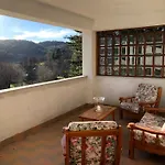Tra Il Bosco E Il * לוריקה