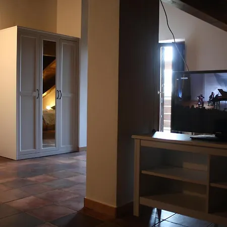 Tra Il Bosco E Il Lorica