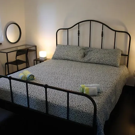 Tra Il Bosco E Il * Lorica