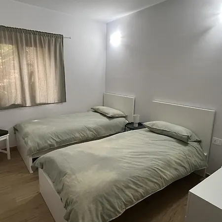 Tra Il Bosco E Il Ferienhaus