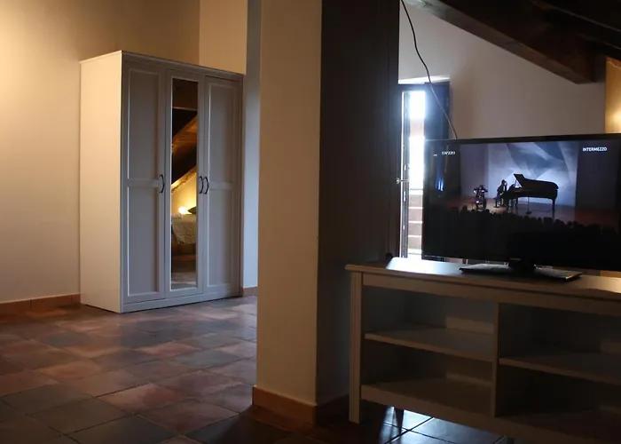 Tra Il Bosco E Il Lorica