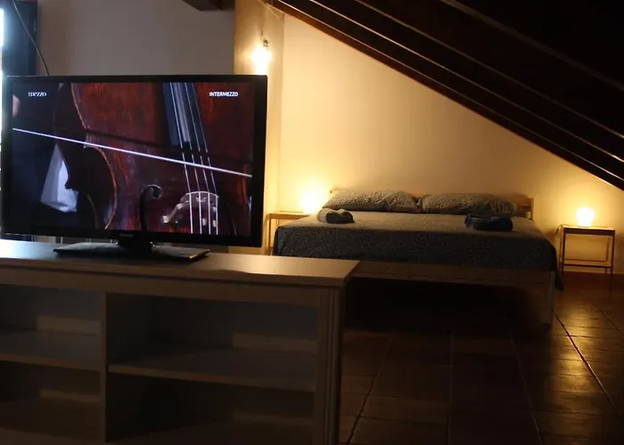 Tra Il Bosco E Il Lorica