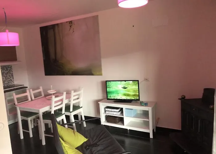 Tra Il Bosco E Il Дом отдыха