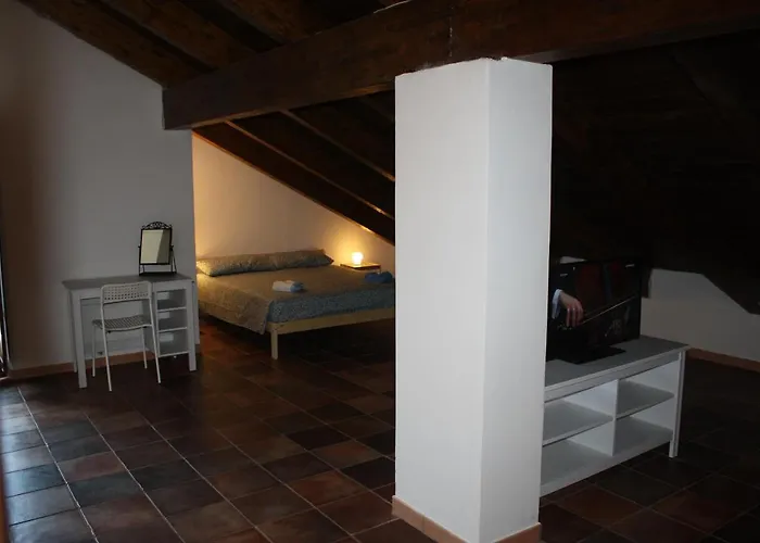 Tra Il Bosco E Il Дом отдыха