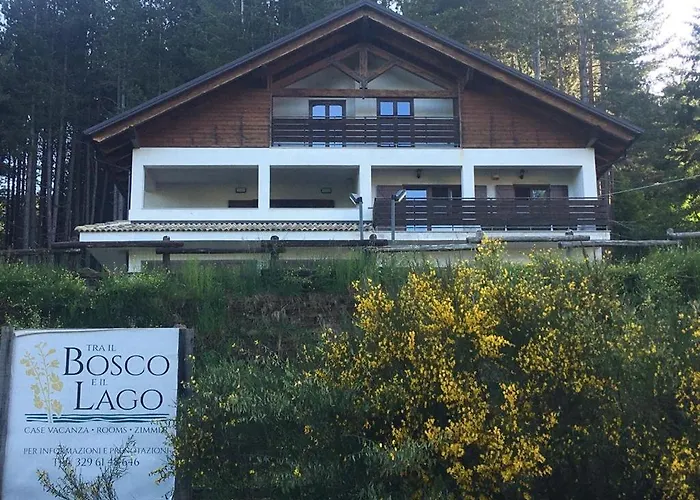 Tra Il Bosco E Il Лорика