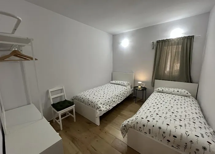 Tra Il Bosco E Il Дом отдыха